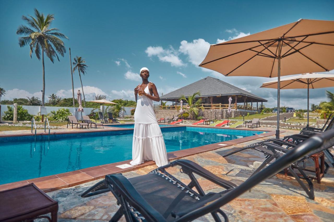 Lemon Beach Resort Elmina Extérieur photo